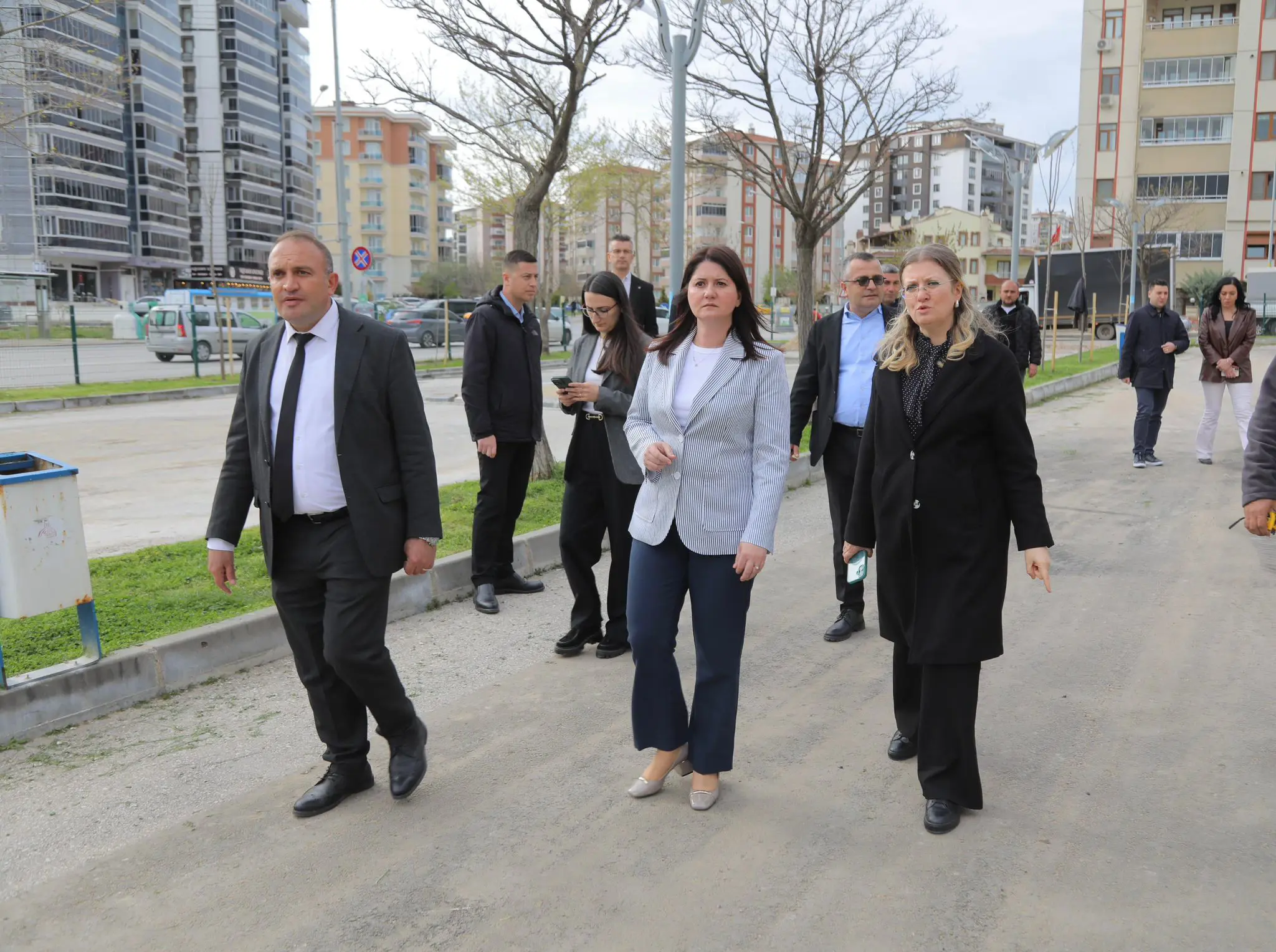 BAŞKAN GENCAN SAHADA: KAMU ALANLARI TEK TEK GERİ KAZANILIYOR galeri görseli